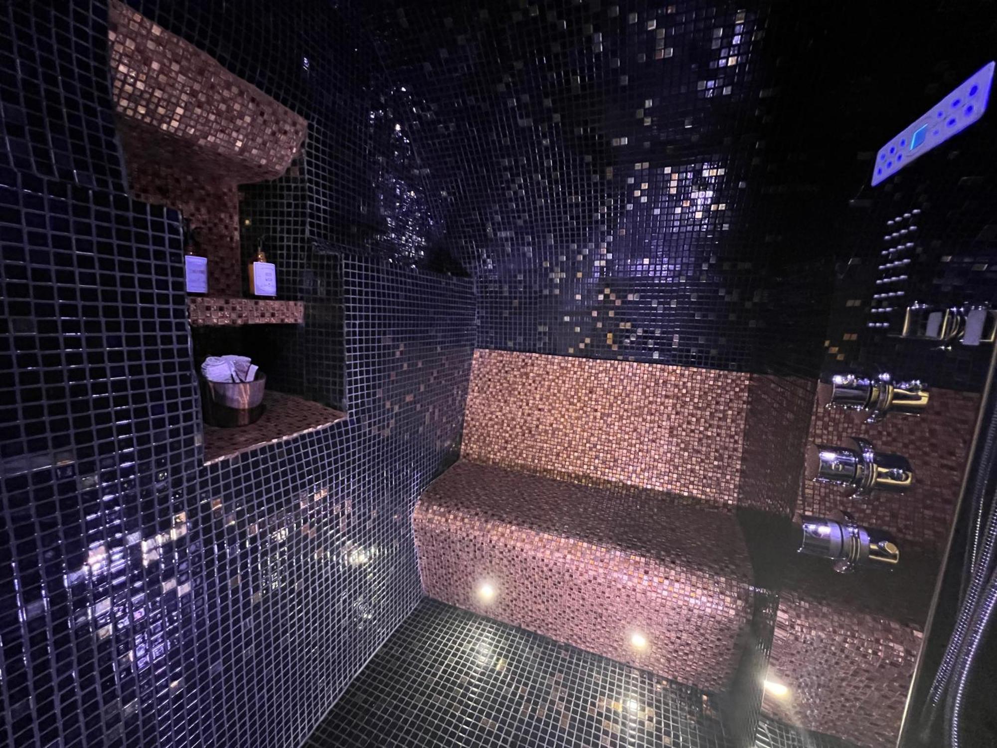 Les Bains D'Aphrodite, Suite Hammam & Spa Auriol Exterior photo